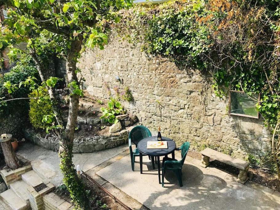 Victoria Boutique Lodge 'Stan" Sea View And Garden Apartment Ventnor Εξωτερικό φωτογραφία
